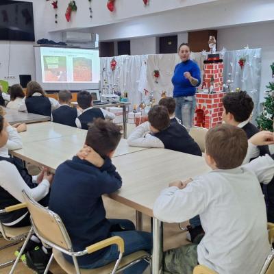 Povestea Vasului De Lut 12.2024 8